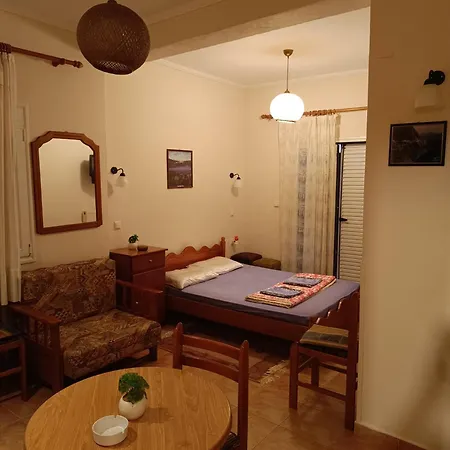 Kro πανδοχείο λίμνης πλαστήρα Kastanéa